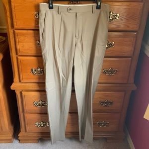 Men’s Joseph Abboud 32 x 32 Khaki Dress Pants.
